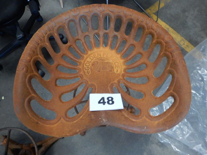 TRACTOR SEAT