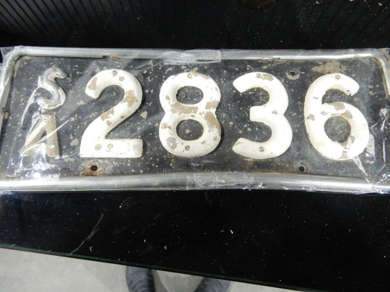 NUMBER PLATE