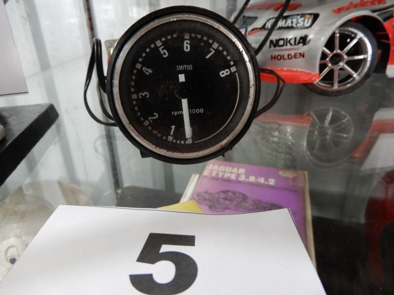 TACHOMETER